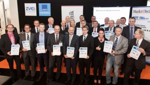 Die Sieger aus der letzten BestEMS Wahl 2013 bei der Preisverleihung auf der productronica.